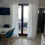 Ella شقة سيفيد