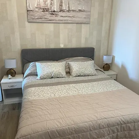 Apartament Ella *