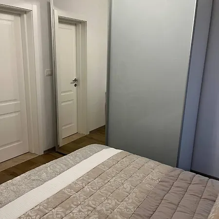 Ella Apartament *